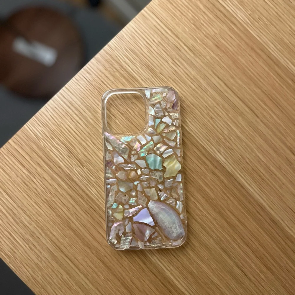 iPhone 13 Pro cover / case iridescent shells / seashells